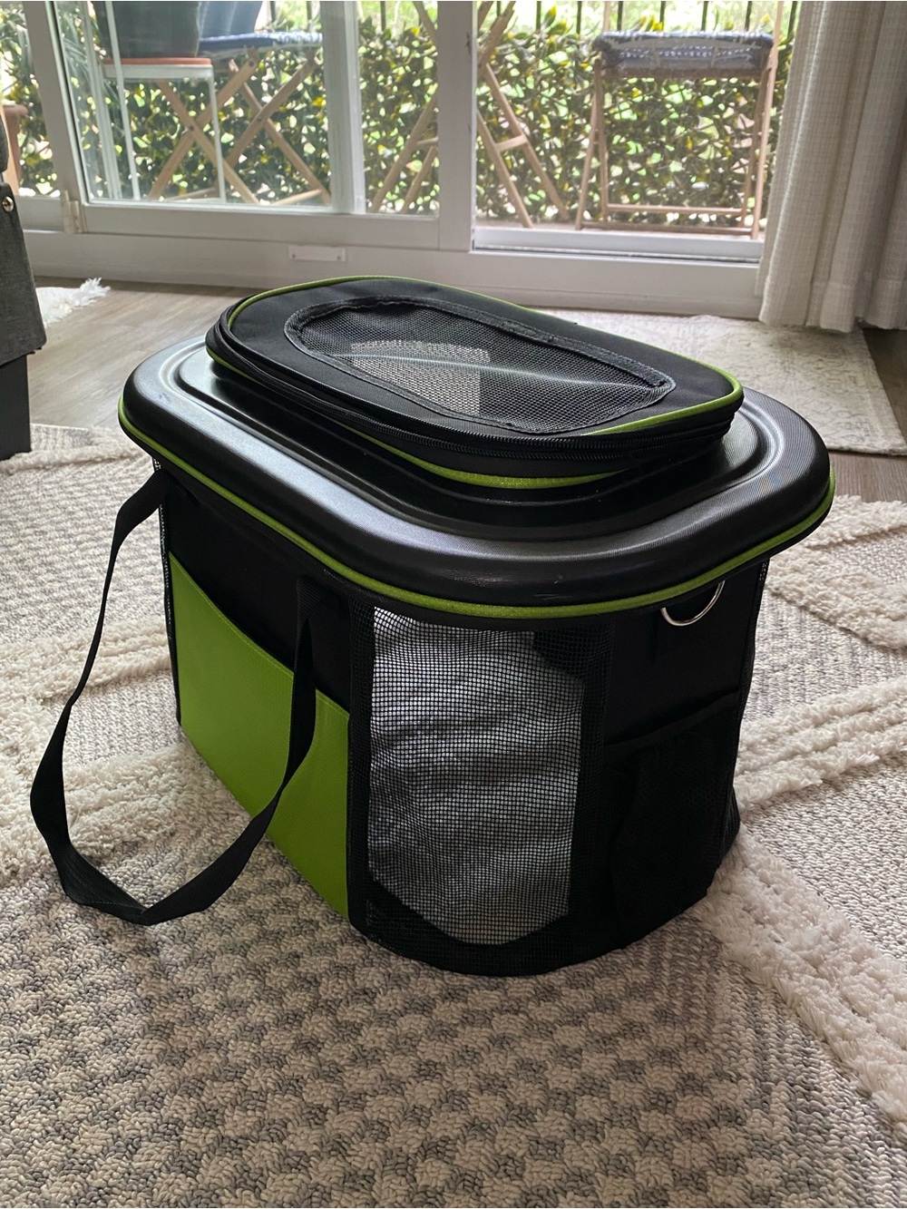 Portable Pet Carrier Bag - Green & Black